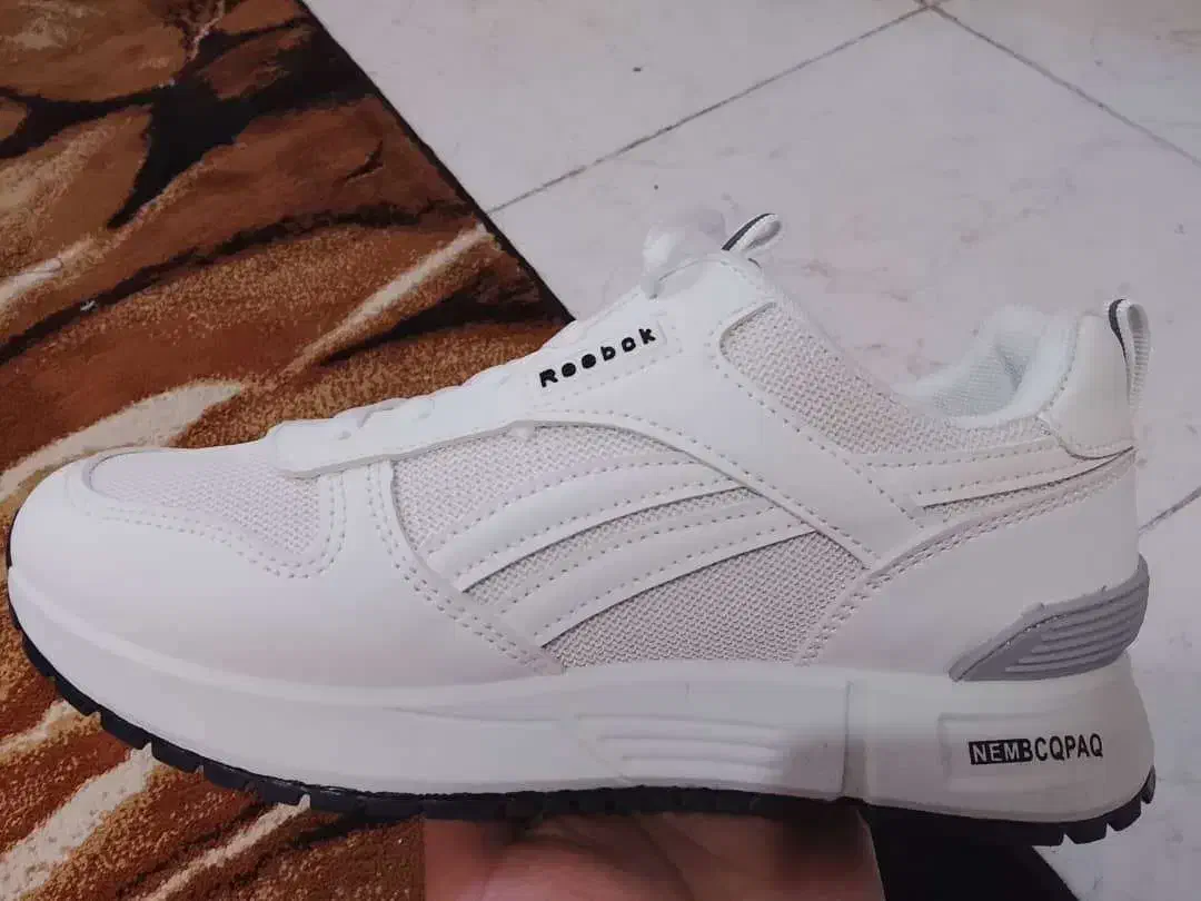 کفش|کیف، کفش، کمربند|صدرا-فارس, فاز ۲|دیوار