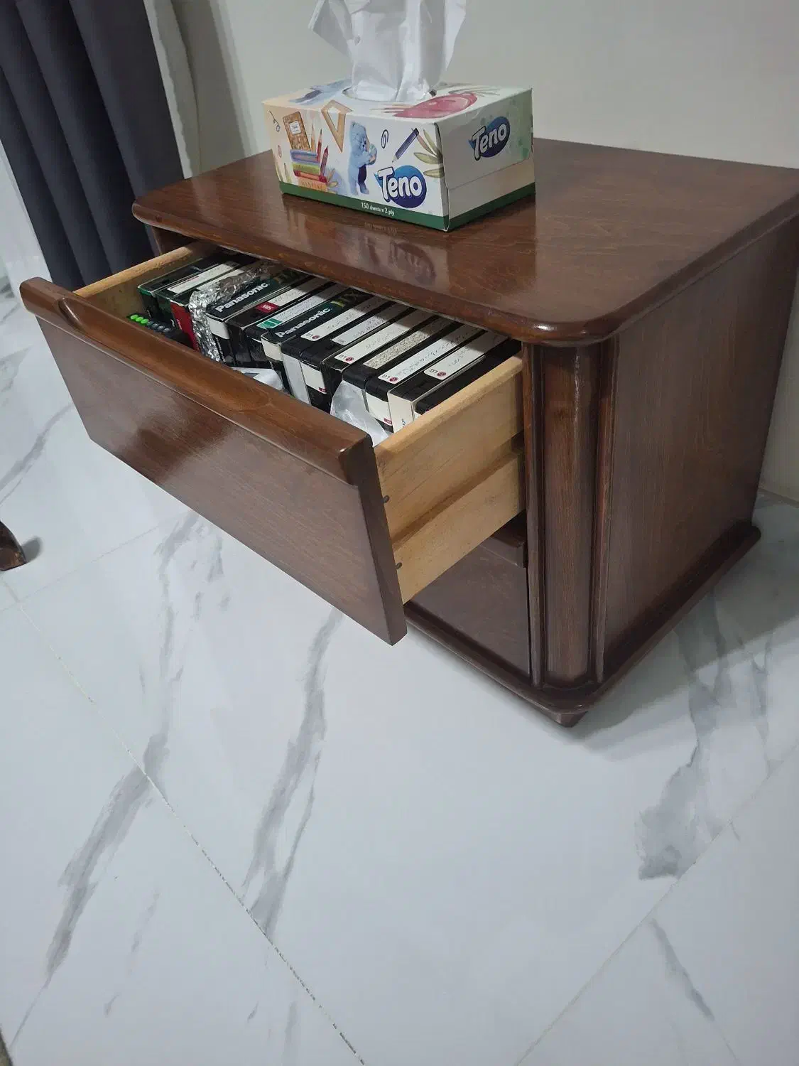 دراور نراد|جاکفشی، کمد، دراور|آستارا, |دیوار