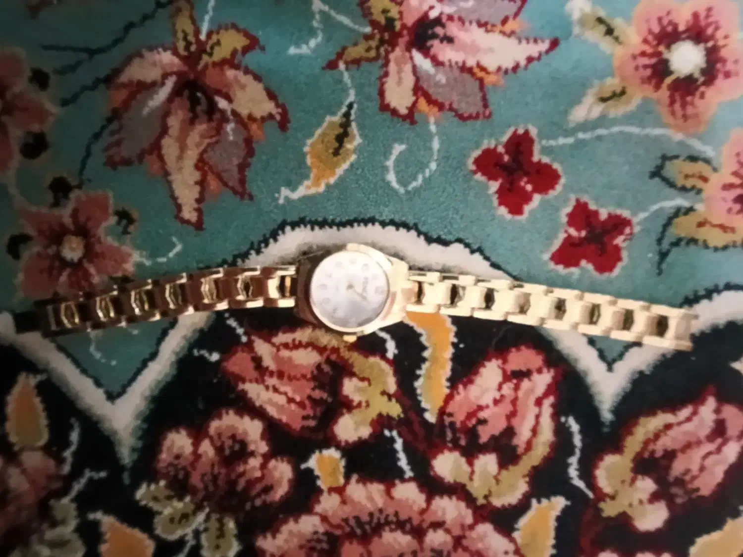 ساعت مچی زنانه طلایی|ساعت|قم, نیروگاه|دیوار