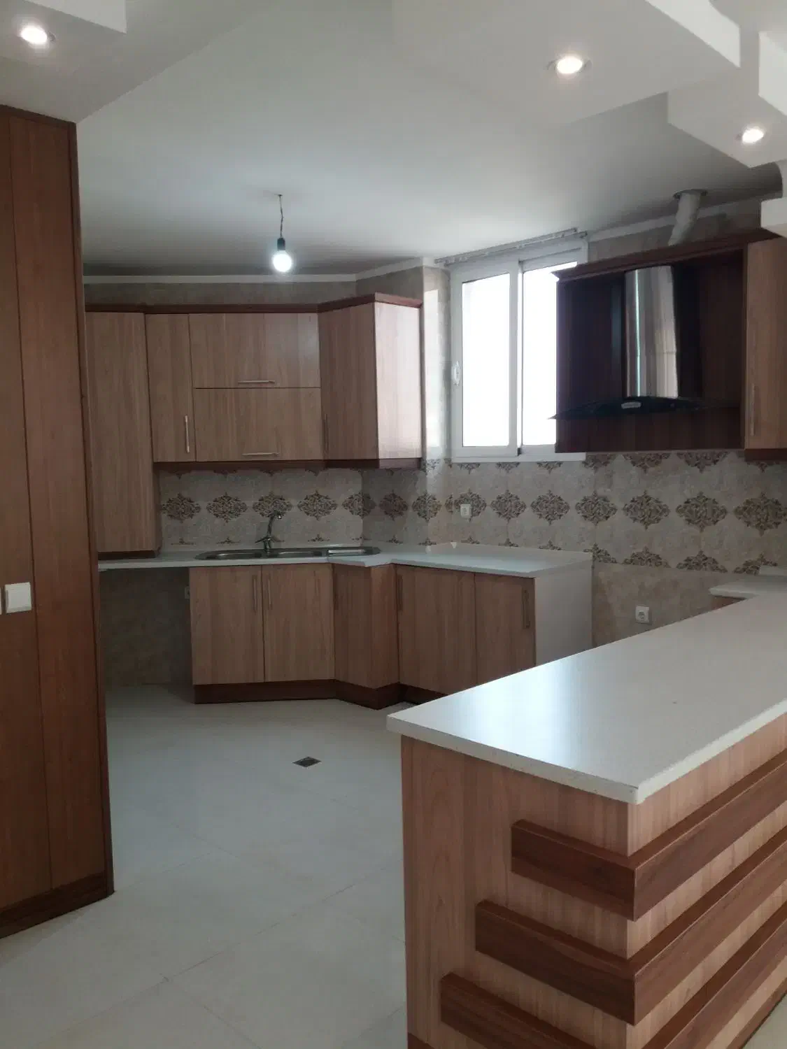 آپارتمان ۹۶ متر دو خوابه نوساز جنوبی وشمالی|فروش آپارتمان|اصفهان, قائمیه|دیوار