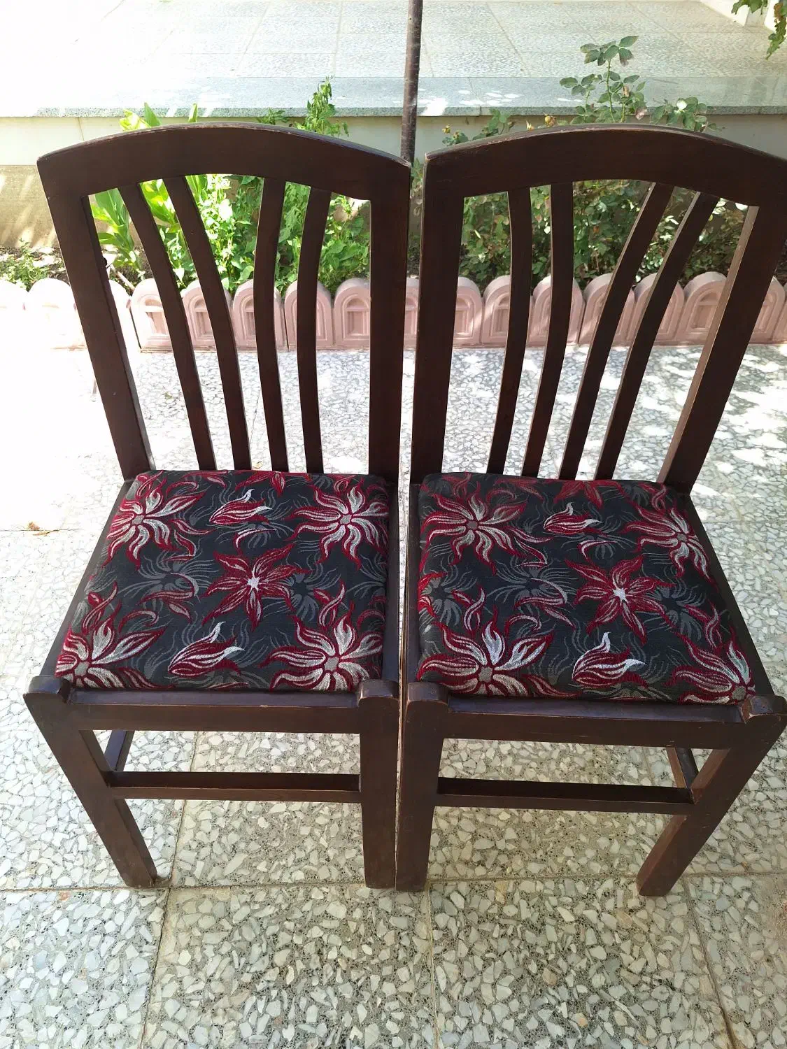 صندلی سالم|صندلی و نیمکت|فامنین, |دیوار