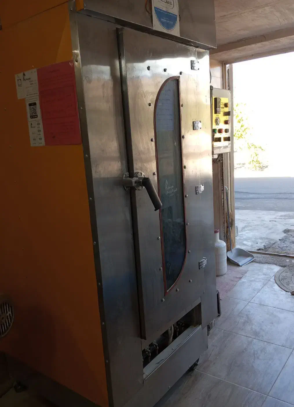 یک دستگاه فر درحد نو کامل اوتومات|کافی‌شاپ و رستوران|مرند, |دیوار