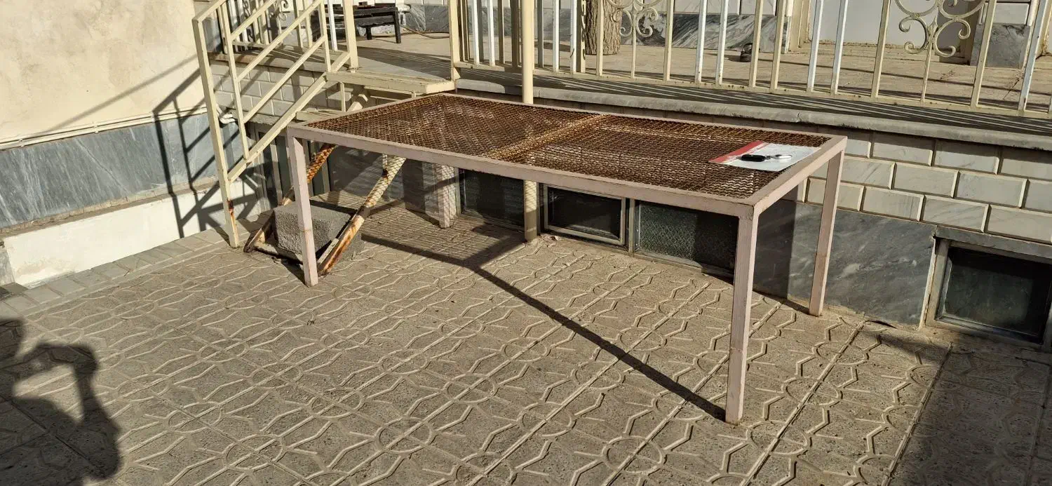 تخت آهنی، در توری، صندلی|مبلمان خانگی و میز عسلی|ساوه, |دیوار