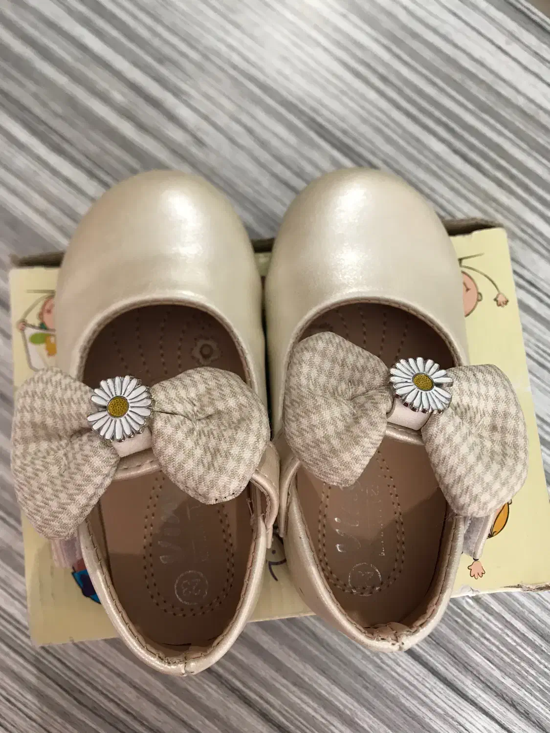 کفش های دخترانه از سایز ۲۱ تا ۲۸|کفش و لباس بچه|تهران, شمیران‌نو|دیوار