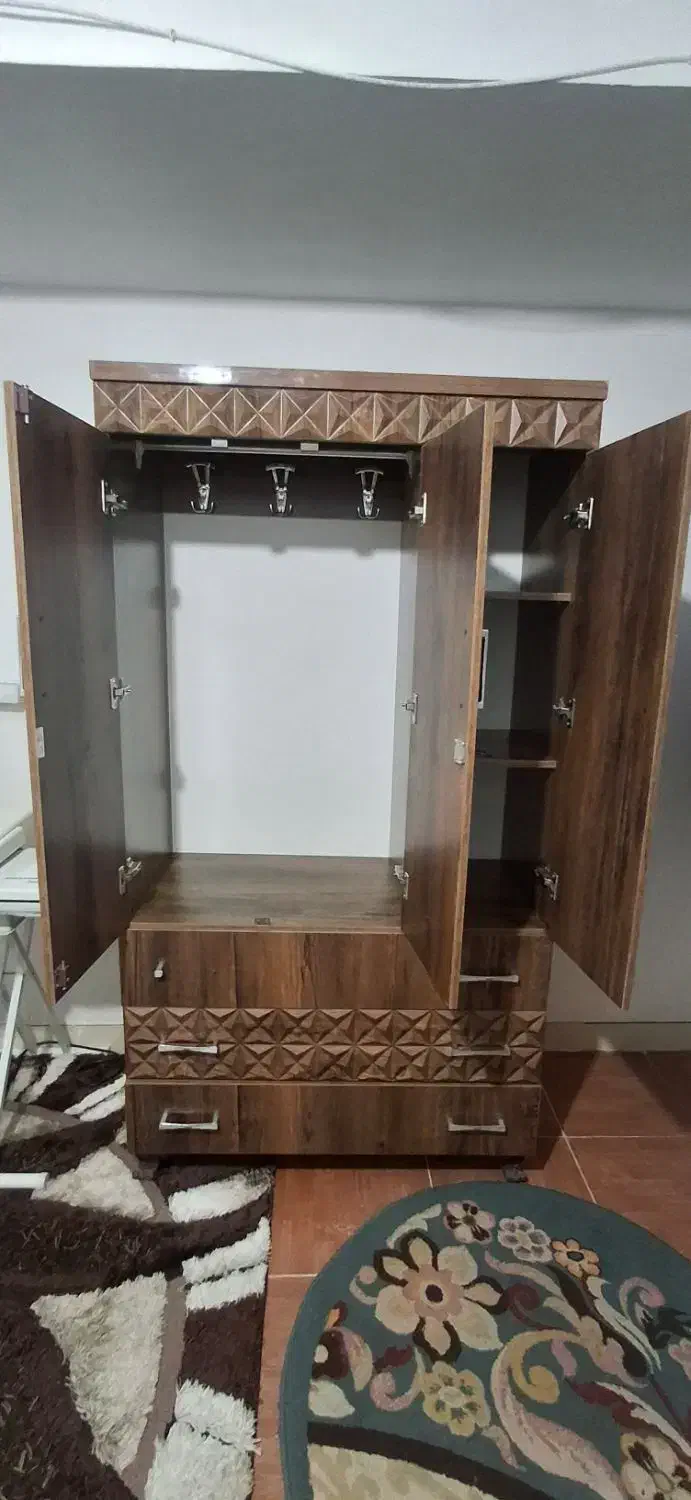 کمد جالباس.|جاکفشی، کمد، دراور|کهک, |دیوار