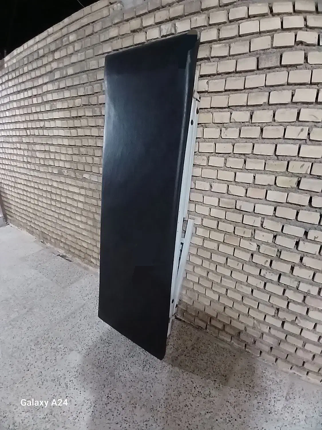 تخت اپیلاسیون و ماساژ یا تزریقات با پایه های تاشو|آرایشگاه و سالنهای زیبایی|دهلران, |دیوار