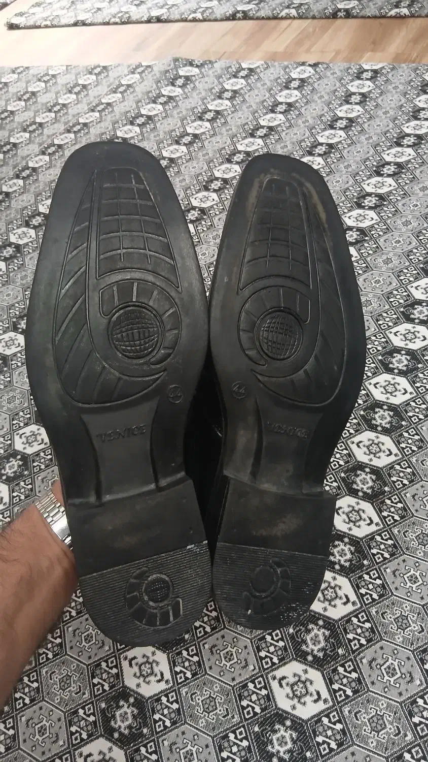 کفش|کیف، کفش، کمربند|کرج, عظیمیه|دیوار