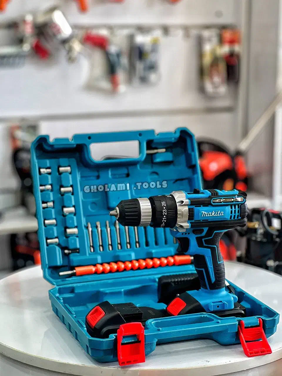 بتن کن بتون کفکش دریل شارژی ماکیتا باطری ۱۱۸ کتابی|ابزارآلات|رشت, بلوار گیلان|دیوار