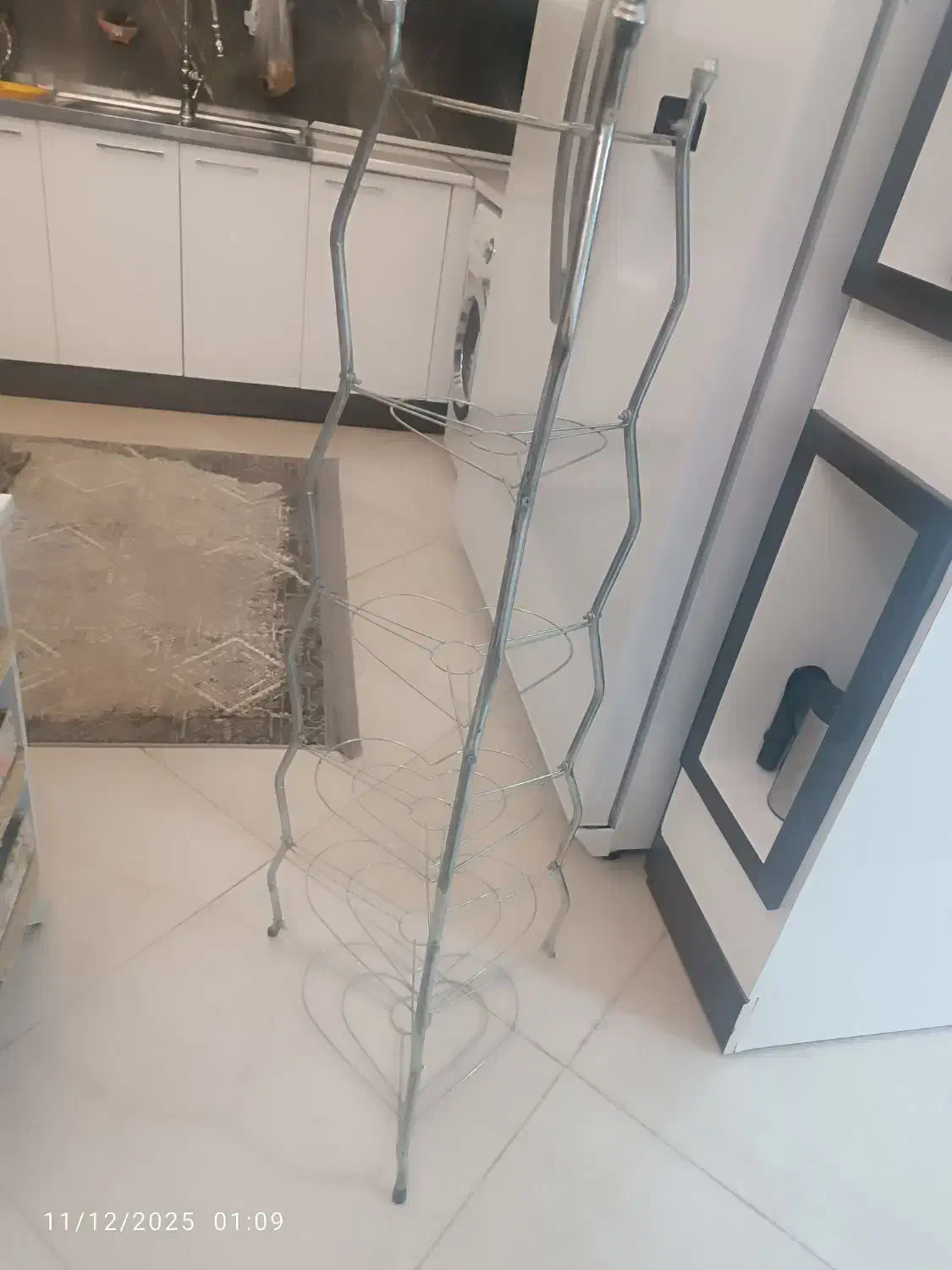 پایه برای ظروف قابلمه|آب‌چکان و نظم‌دهنده ظروف|نیشابور, جمهوری|دیوار