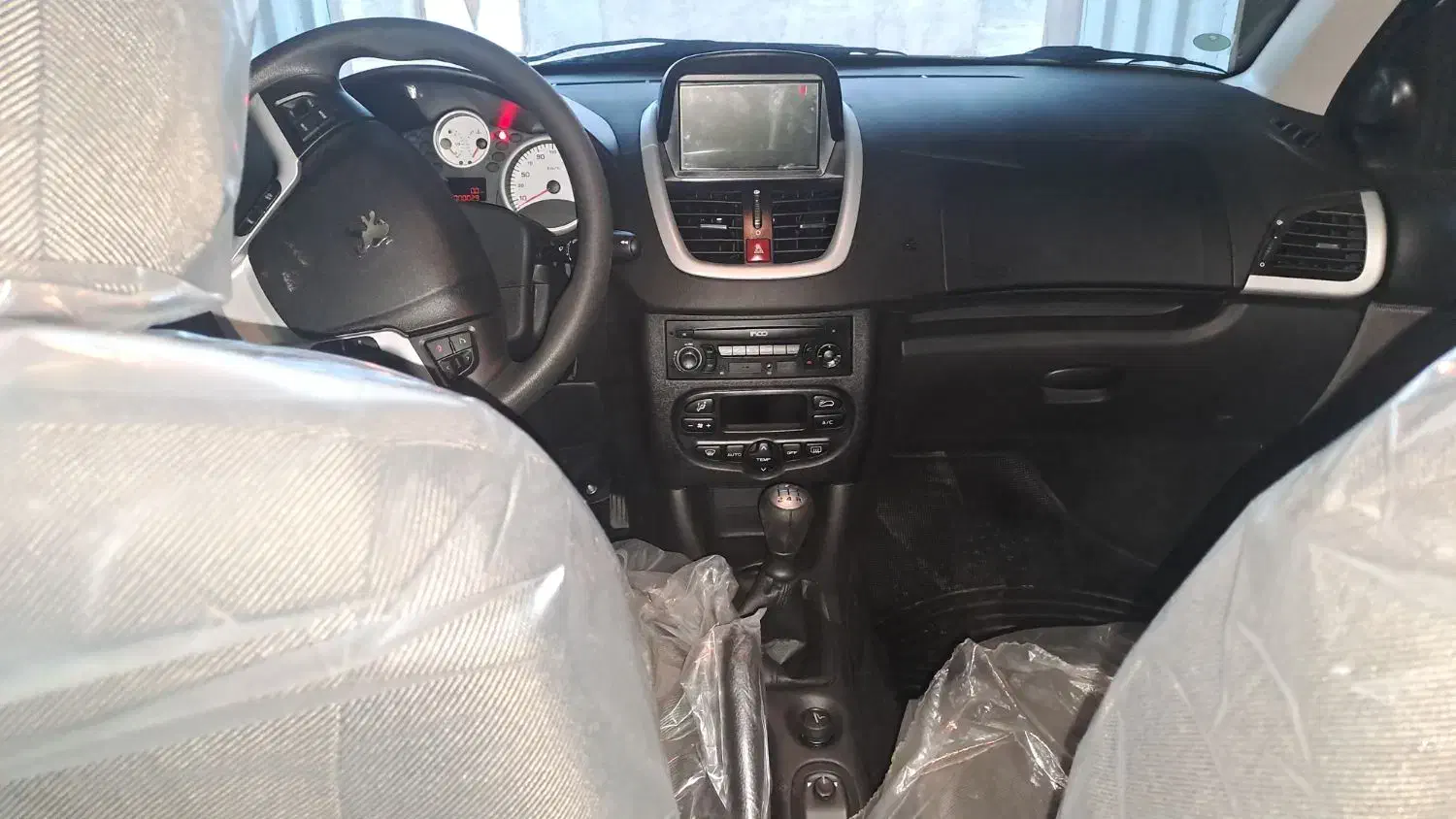 پژو ۲۰۷tu5 دنده ای سقف فلز|خودرو سواری و وانت|جلیل آباد, |دیوار