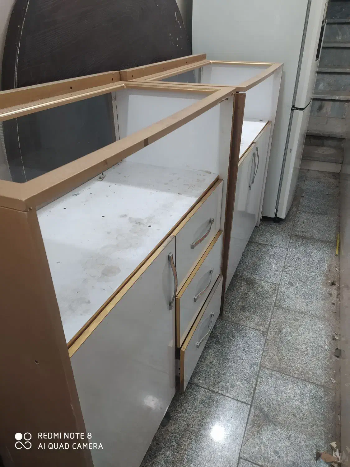 ویترین مغازه سالم نو هستش به علت کم بود جا|بوفه، ویترین، کنسول|بستان آباد, |دیوار