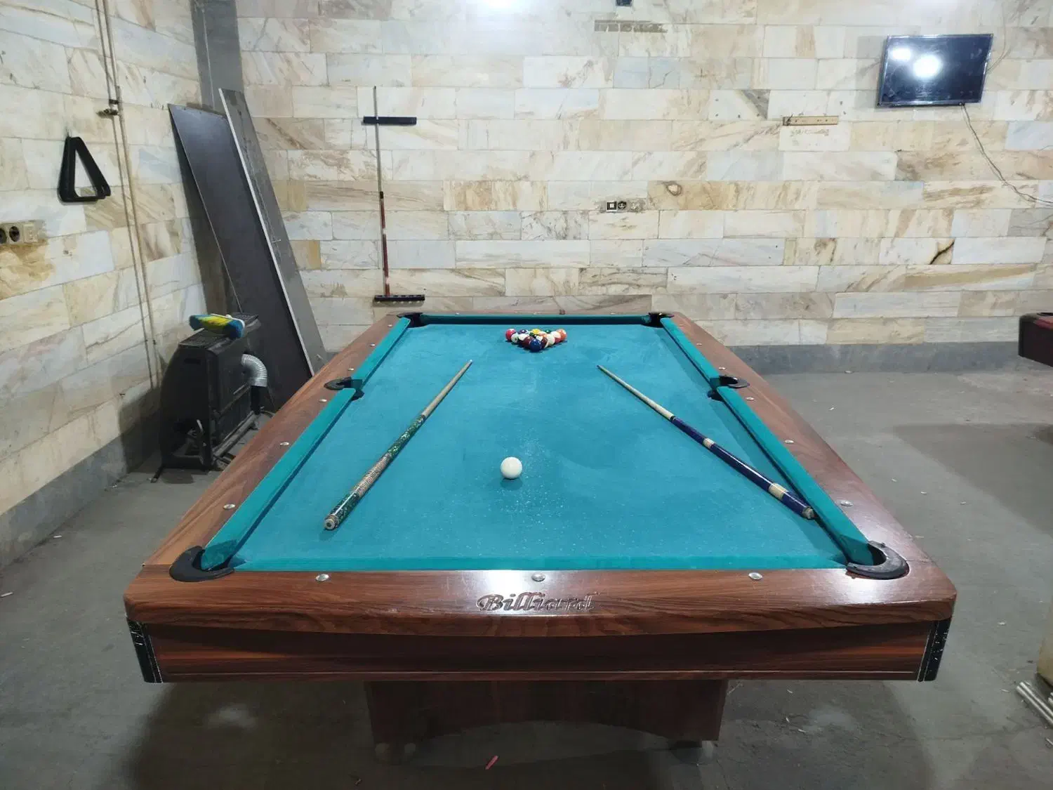 بیلیارد فوق تمیز درحد|تجهیزات ورزشی|باسمنج, |دیوار