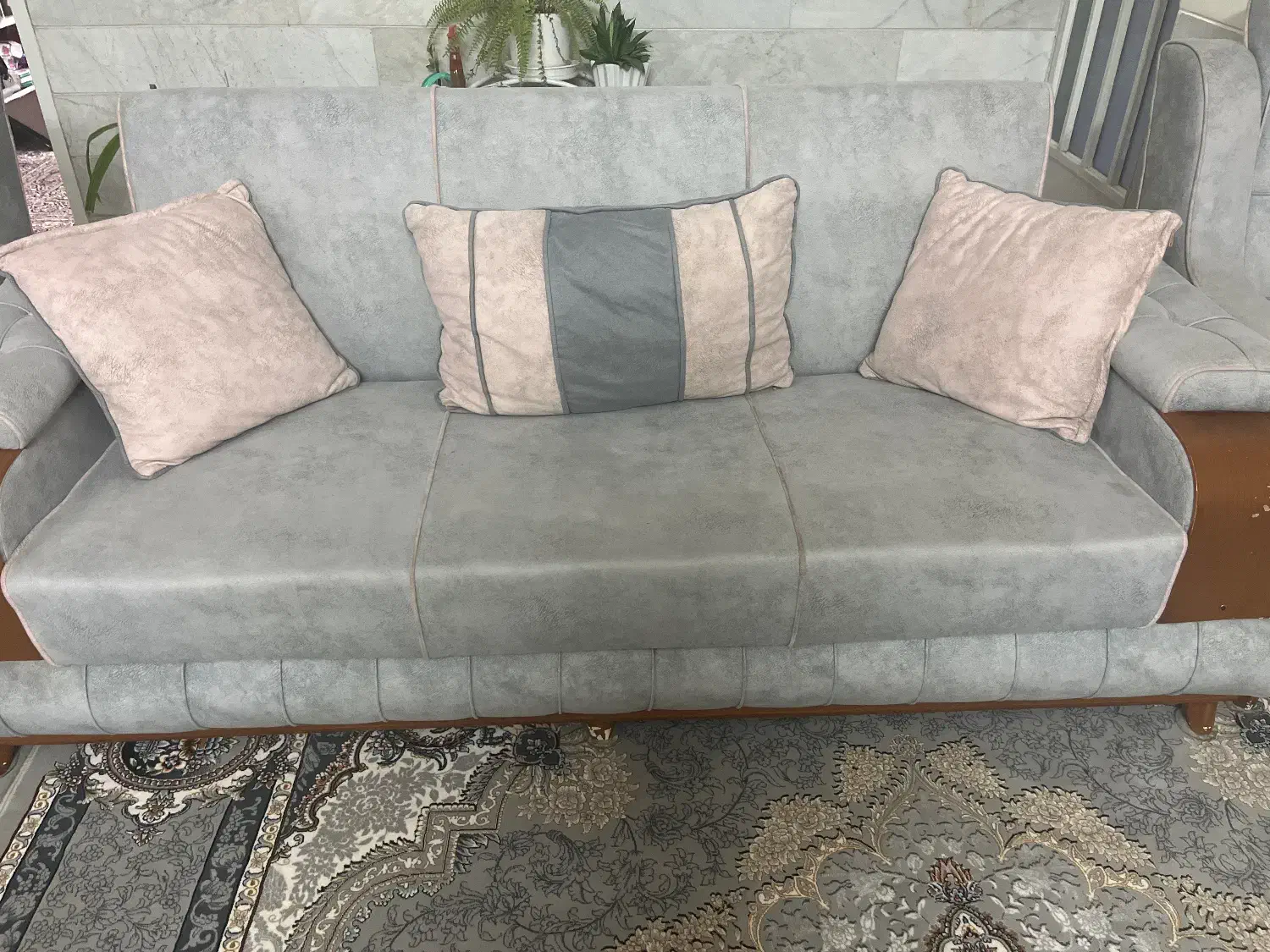 مبل نیمه سلطنتی ۹نفره و مبل راحتی ۸نفره|مبلمان خانگی و میز عسلی|یزد, |دیوار