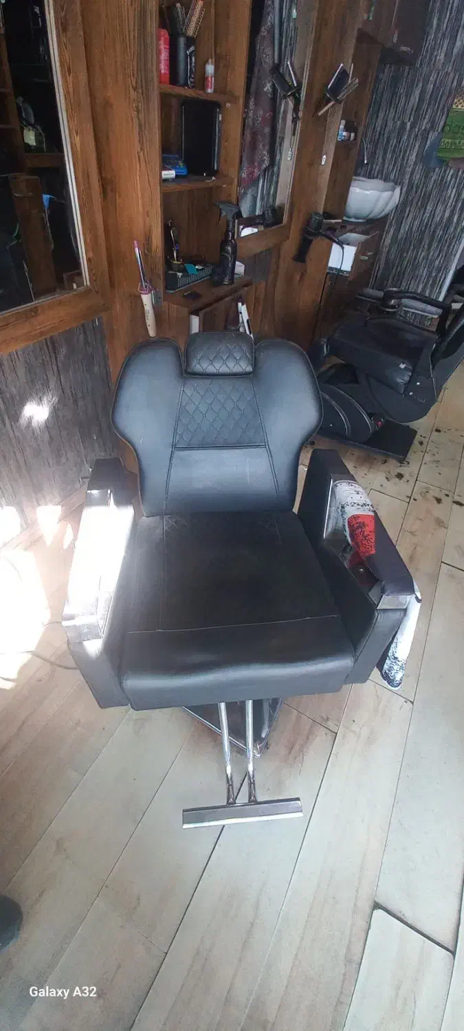 فروش صندلی ارایشگاهی|آرایشگاه و سالنهای زیبایی|آباده, |دیوار