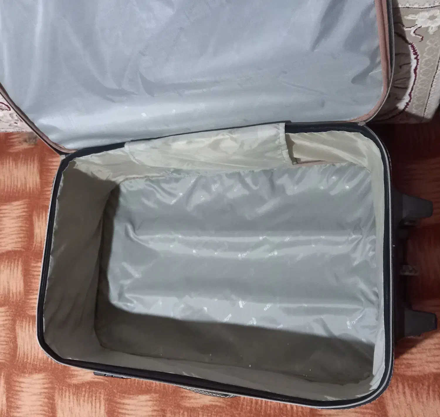 چمدان مسافرتی|کیف، کفش، کمربند|سنندج, |دیوار