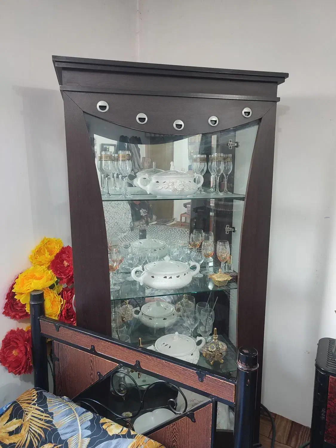 ویترین در حد نو|بوفه، ویترین، کنسول|آستانه اشرفیه, |دیوار