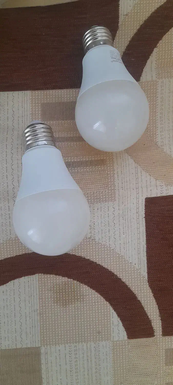 تعدادی لامپ پیچ و مهره وگونیا طاقچه|لامپ و چراغ|شیروان (خراسان), |دیوار