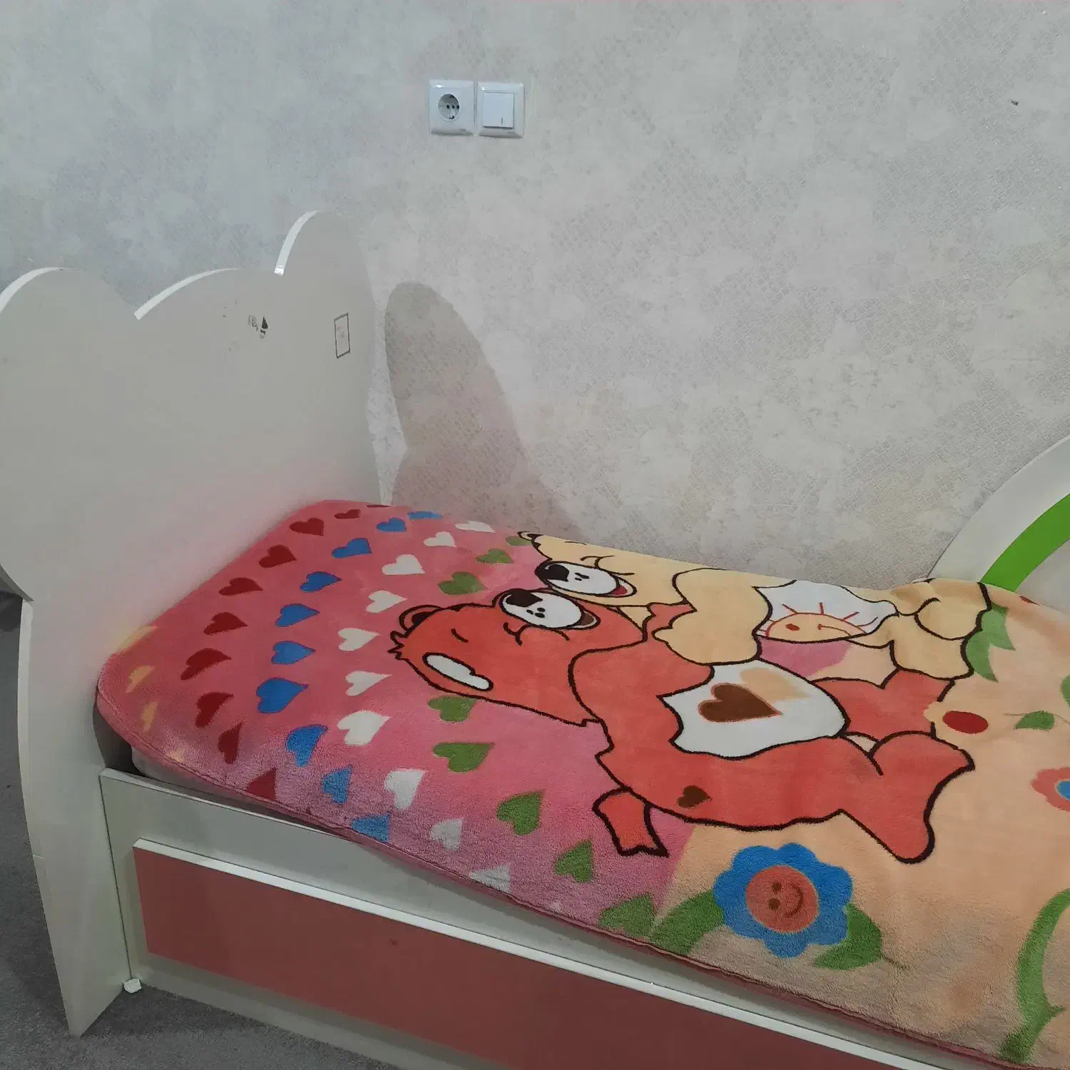 تخت کودک همراه با تشک طبی|تخت و صندلی بچه|بندر ماهشهر, |دیوار
