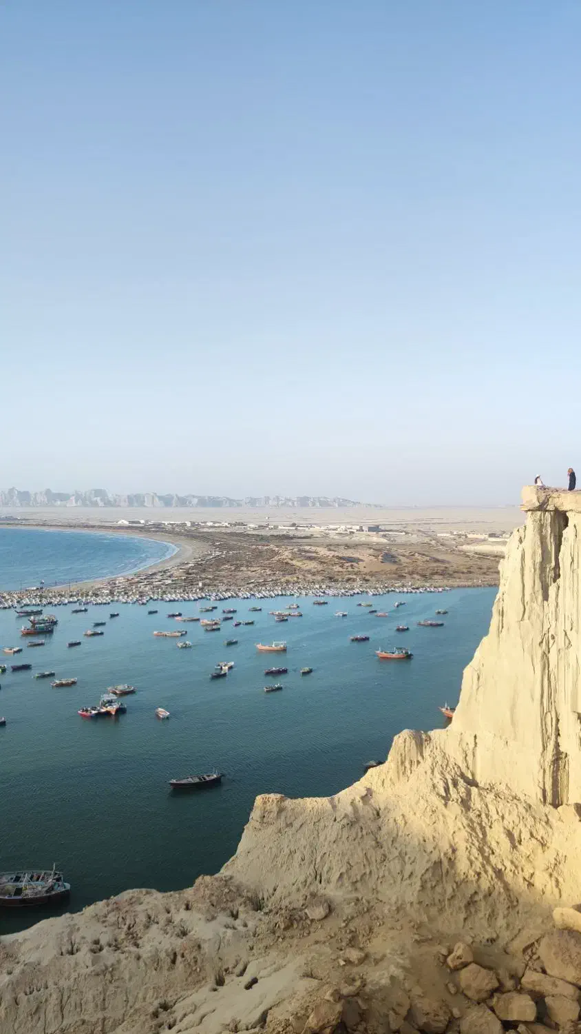 اجاره ون تویوتا و مینی بوس هیوندا گردشگری چابهار|خدمات حمل و نقل|چابهار, |دیوار