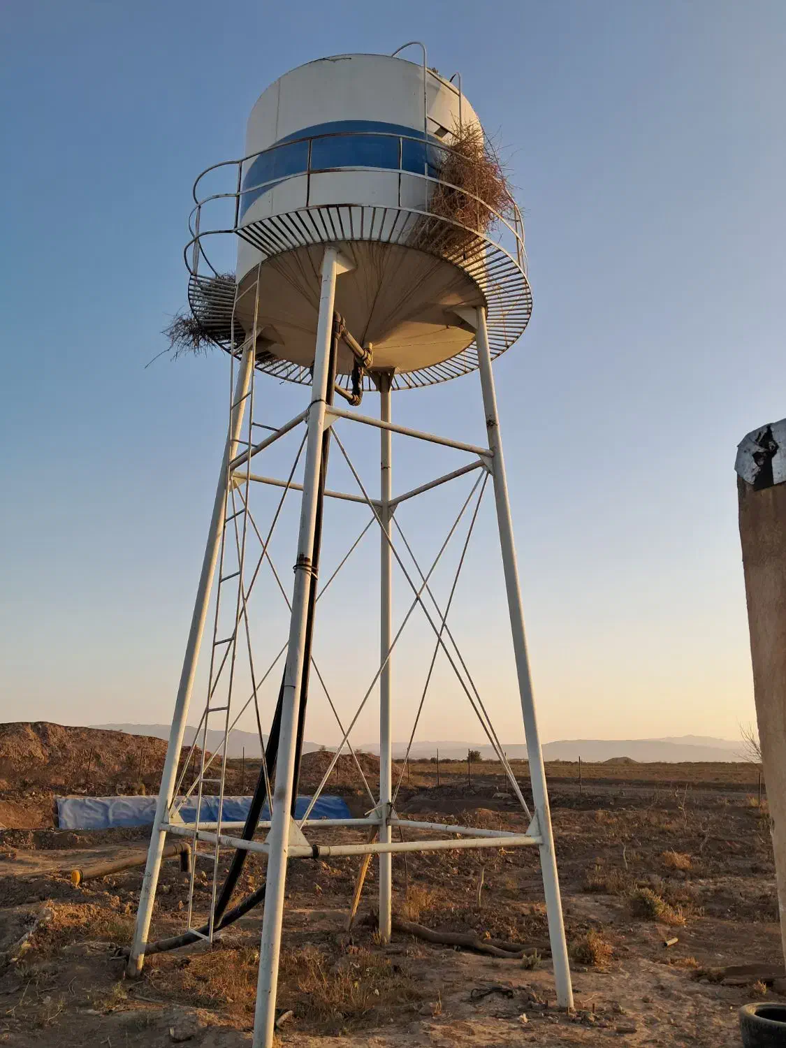 منبع اب ۱۱ هزار لیتری فلزی ۶ متری|مصالح و تجهیزات ساختمان|تهران, شمشیری|دیوار