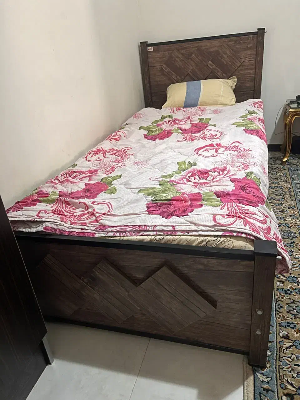 بروش تخت ۲تفره و تک نفره|تخت و سرویس خواب|کرج, باغستان|دیوار