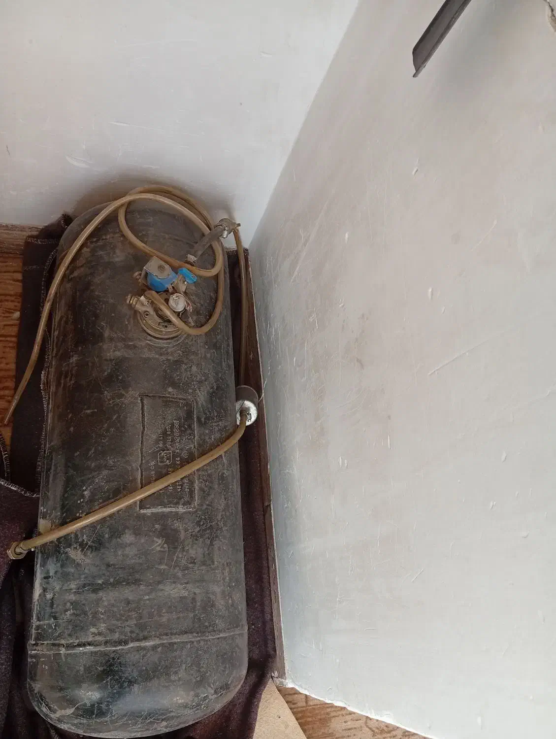 یک کپسول الپیجی خودرو 80کیلو|قطعات یدکی و لوازم جانبی|اردکان, |دیوار