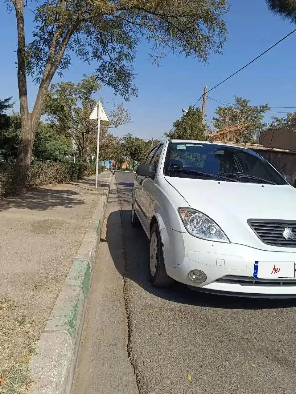 تیبا سفید مدل 98|خودرو سواری و وانت|مشهد, شیرودی|دیوار