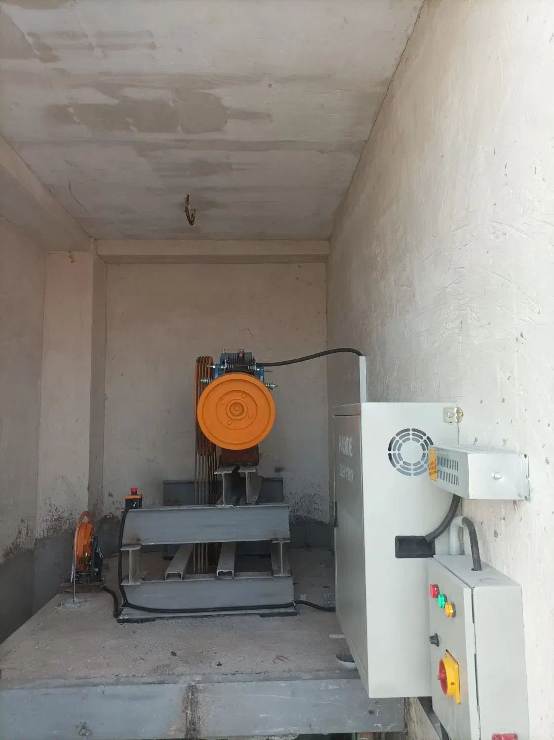 نصب اسانسور و بالابر|خدمات پیشه و مهارت|تبریز, |دیوار