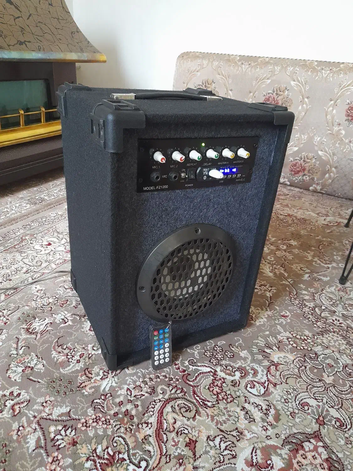 اکو میکسر و چند عدد اسپیکر|سیستم صوتی خانگی|سنندج, |دیوار