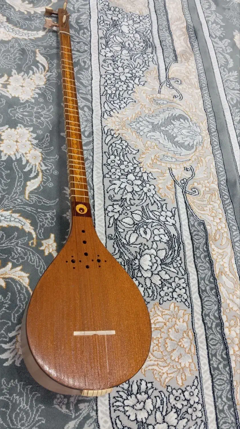 سه تار|سازهای سنتی|قدس, شهر‌قدس|دیوار