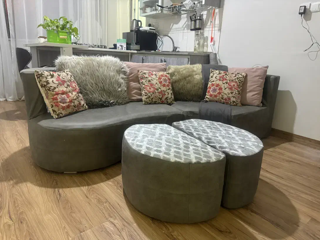 مبل راحتی تمیز و روکش نو|مبلمان خانگی و میز عسلی|شیراز, شاهجیان|دیوار