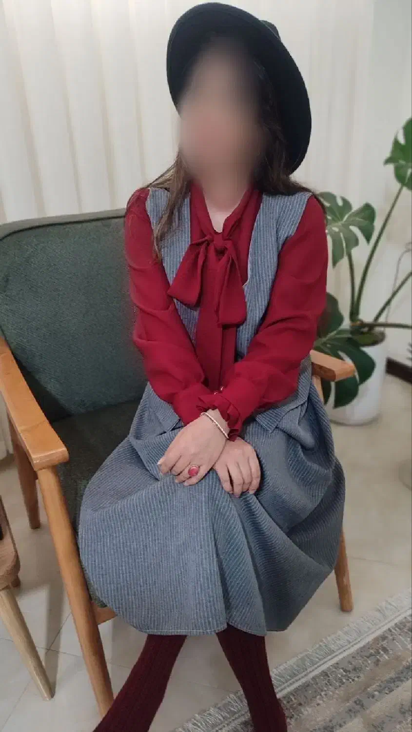 جلیقه دامن دیپلمات طوسی|لباس|نیشابور, مدرس|دیوار