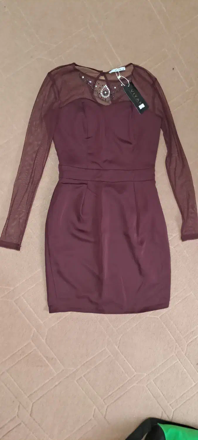 تعدادی لباس مجلسی|لباس|خرمدره, |دیوار