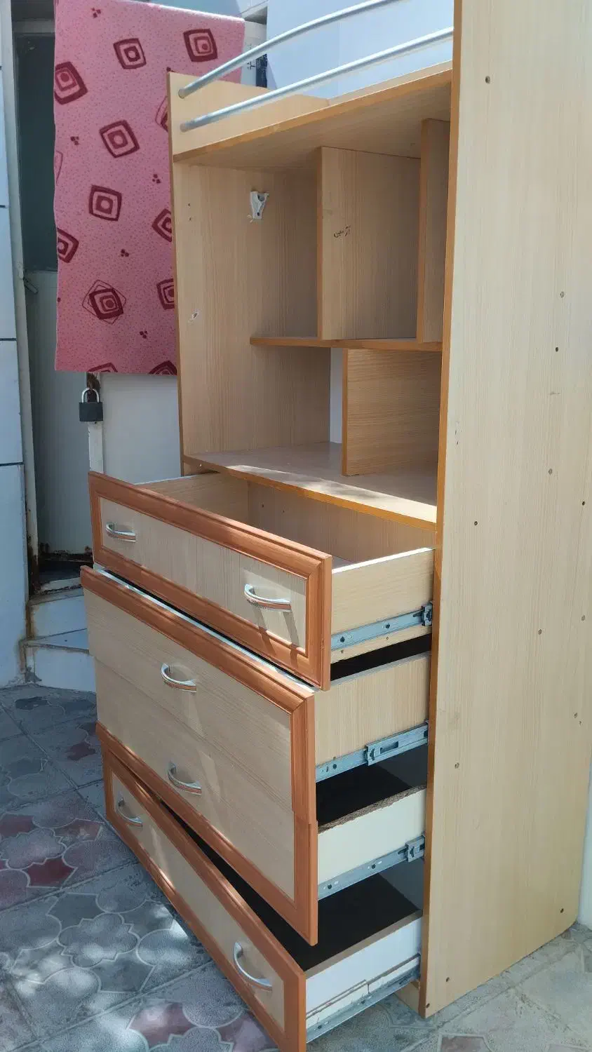 کتابخانه وکشو لباس|کتابخانه، شلف، قفسه‌های دیواری|تربت‌حیدریه, بیمارستان رازی|دیوار
