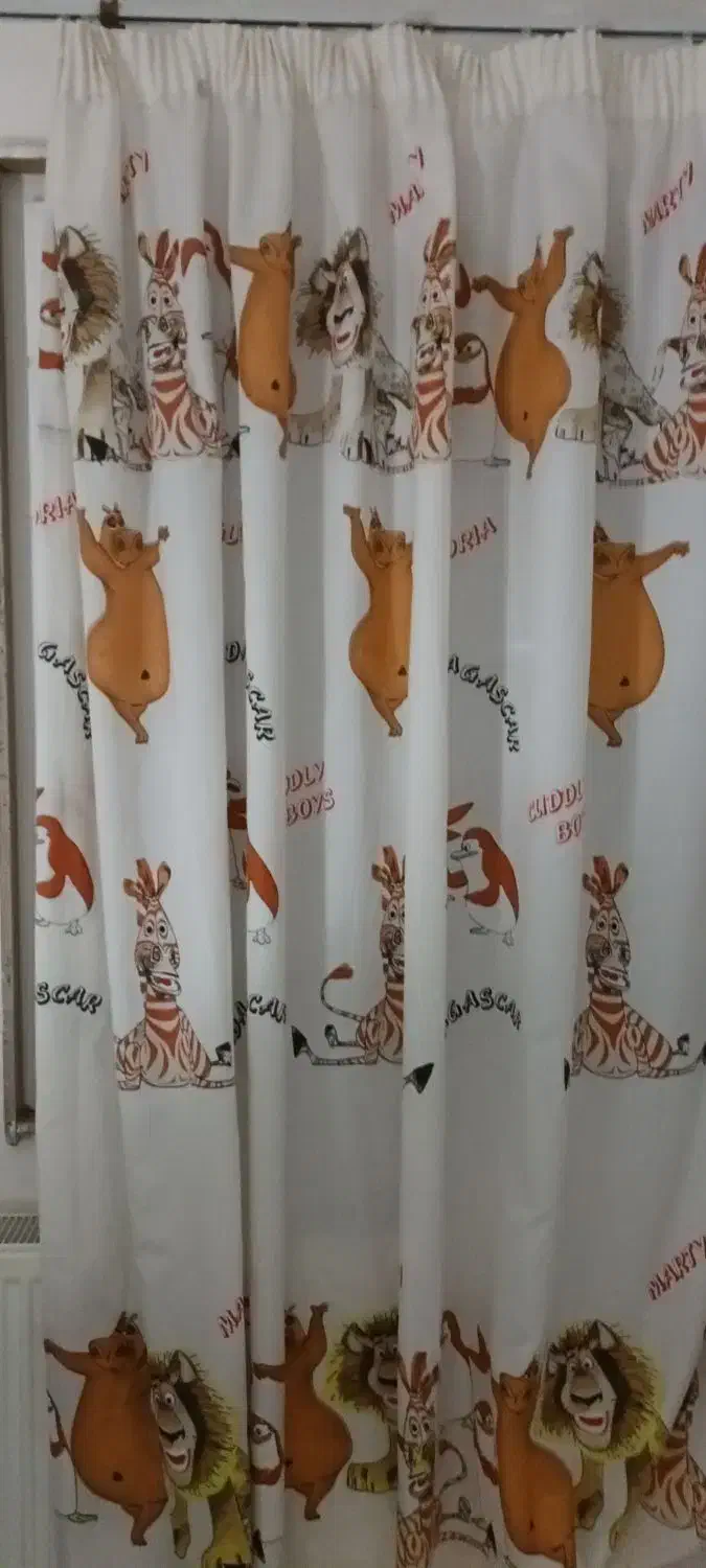 فرش ۴متری و پرده کودک|فرش|رشت, رشتیان|دیوار