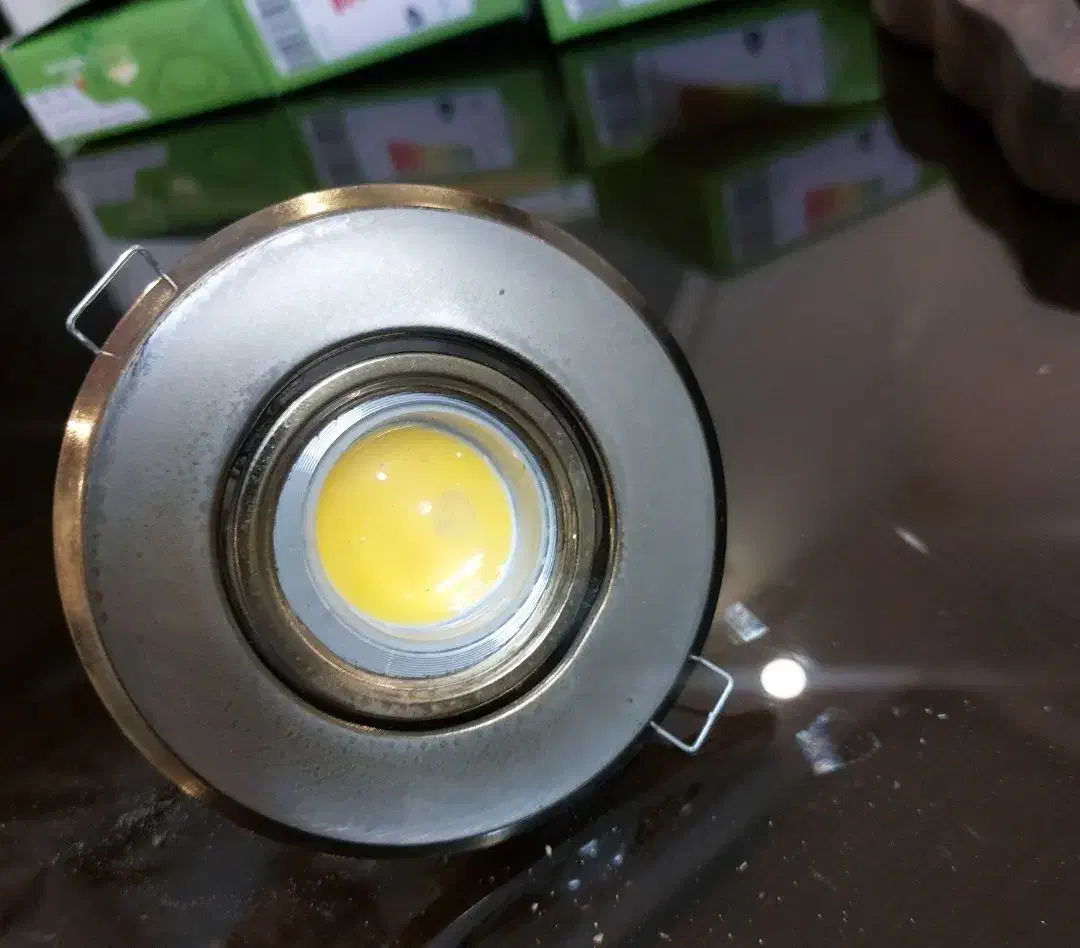 هالوژن  سقفی رنگ زرد|لامپ و چراغ|تهران, افسریه شمالی|دیوار