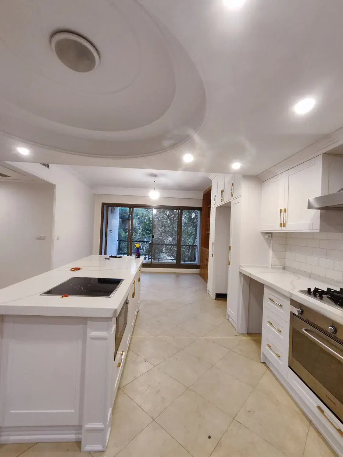 فرشته/420م 4خ+تراس وسیع/بهترین لوکیشن/قیمت اکازیون