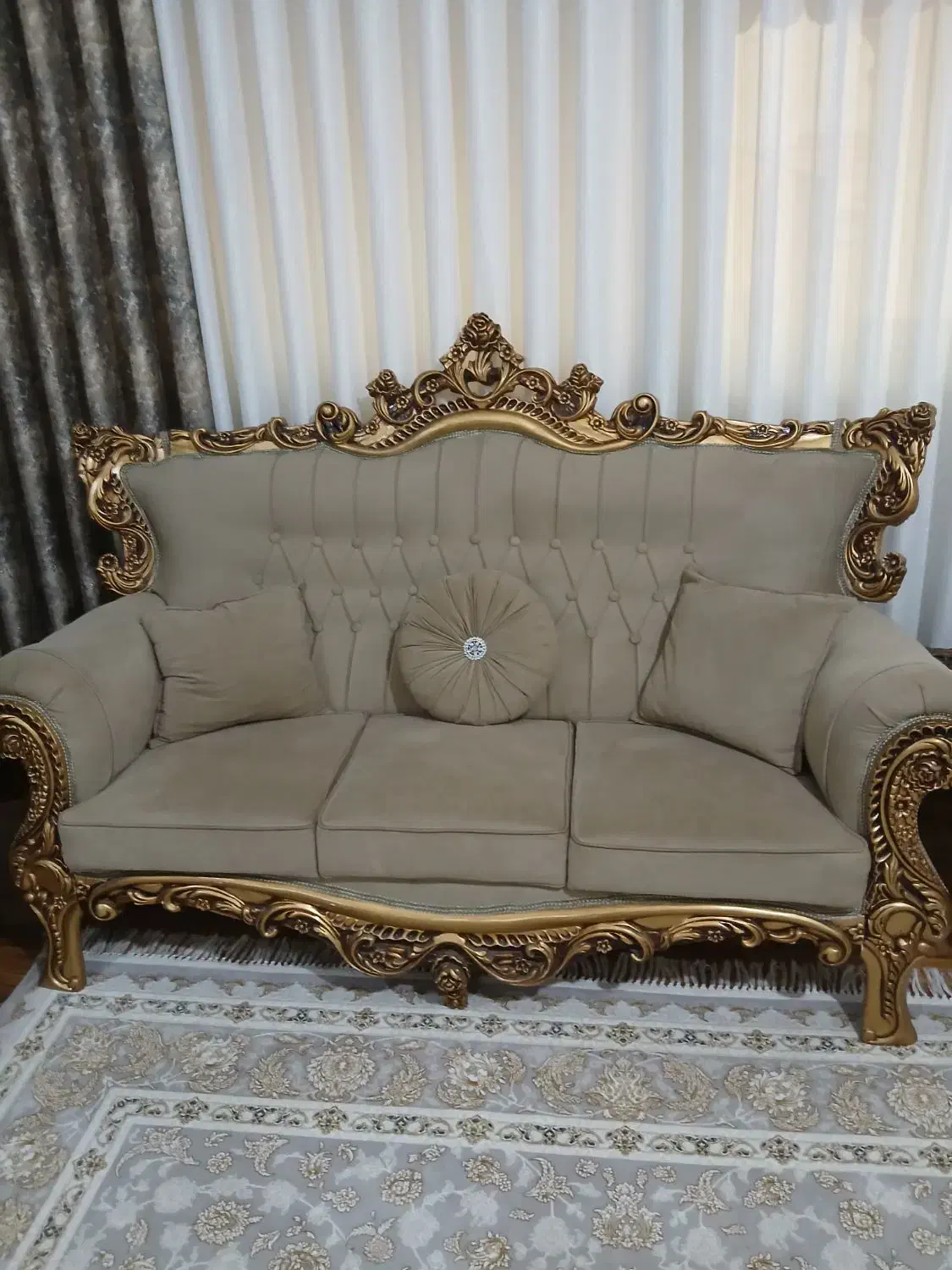 فروش مبل ۷ نفره سلطنتی|مبلمان خانگی و میز عسلی|رشت, حسین آباد|دیوار