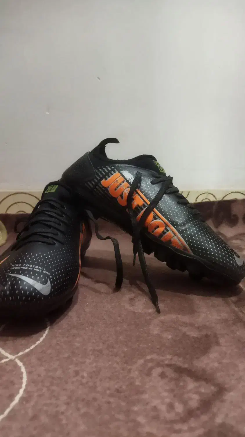 کفش سالنی و چمن|کیف، کفش، کمربند|اشتهارد, |دیوار