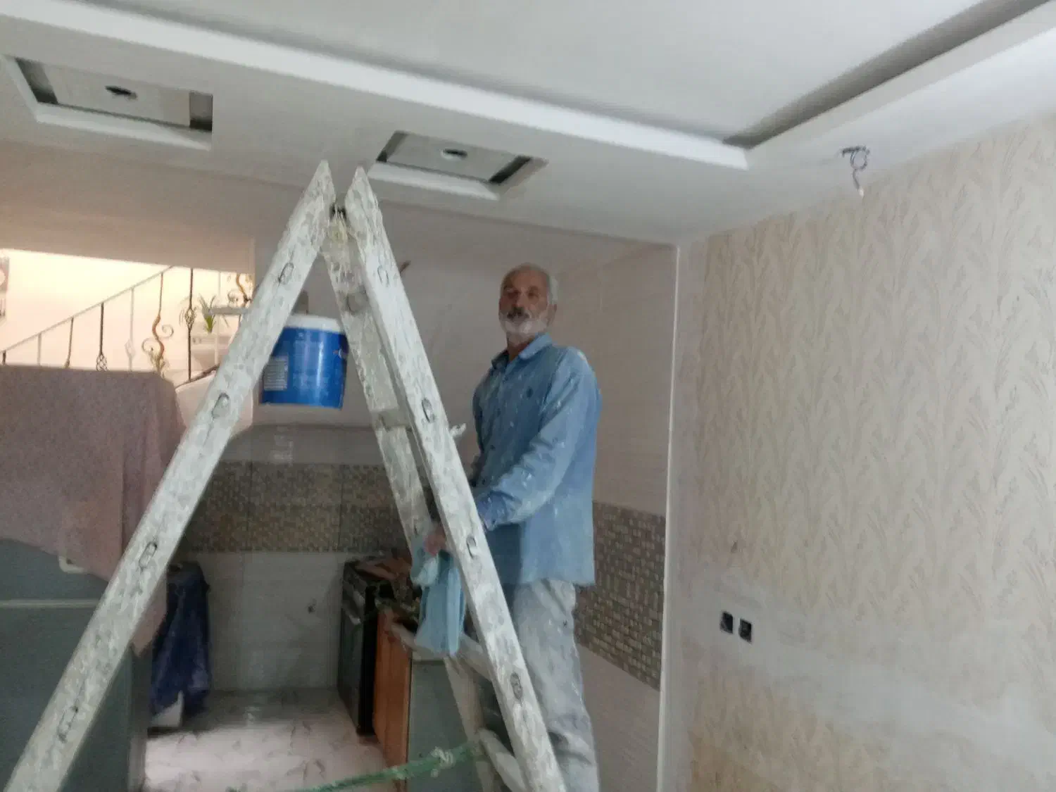 نقاشی ساختمان تعمیرات تزئینات|خدمات پیشه و مهارت|تربتحیدریه, باغ سلطانی|دیوار