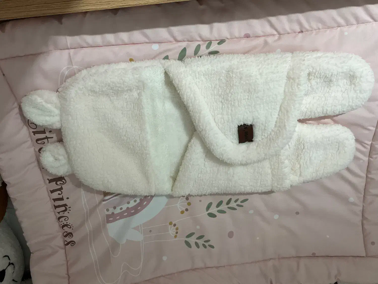 قنداق فرنگی|کفش و لباس بچه|رودهن, |دیوار