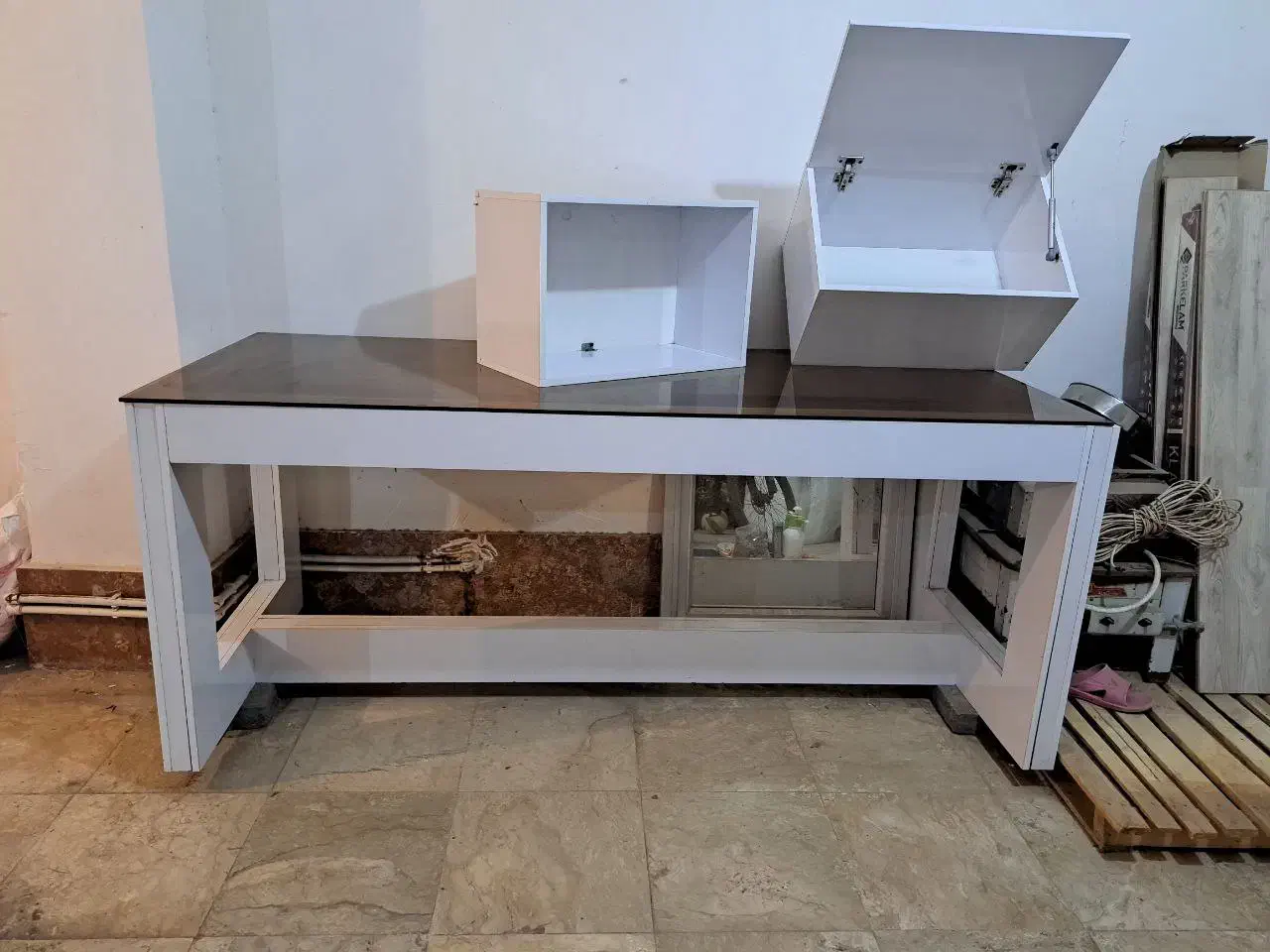 میز ام دی اف رویه شیشه|دفتر کار|قره ضیاالدین, |دیوار