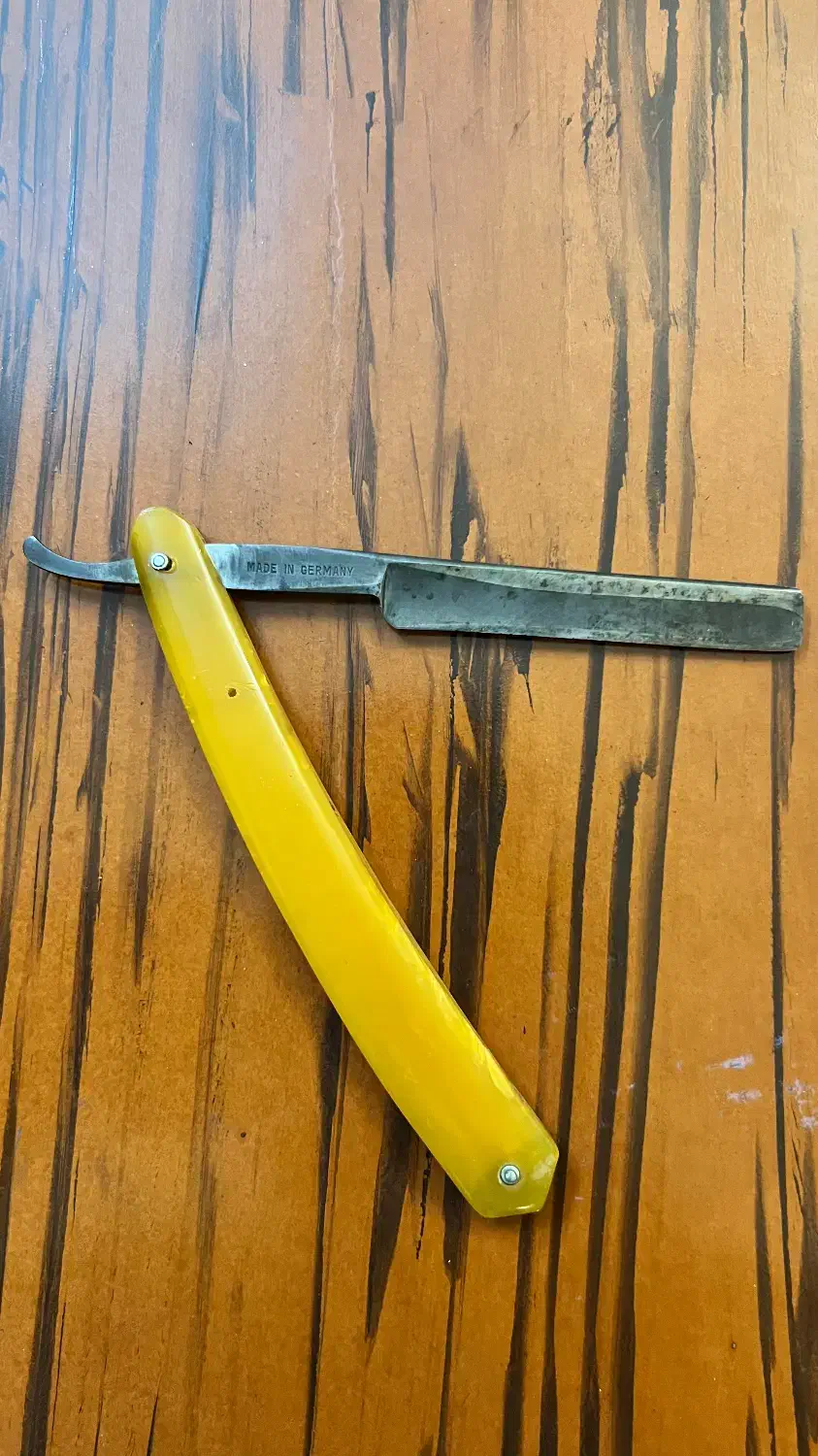 تیغ اصلاح آنتیک آلمانی|کلکسیون اشیاء عتیقه|اصفهان, برازنده|دیوار