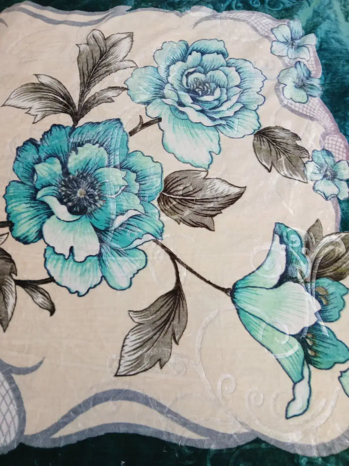 پتوکیویی|رختخواب، بالش، پتو|دهاقان, |دیوار