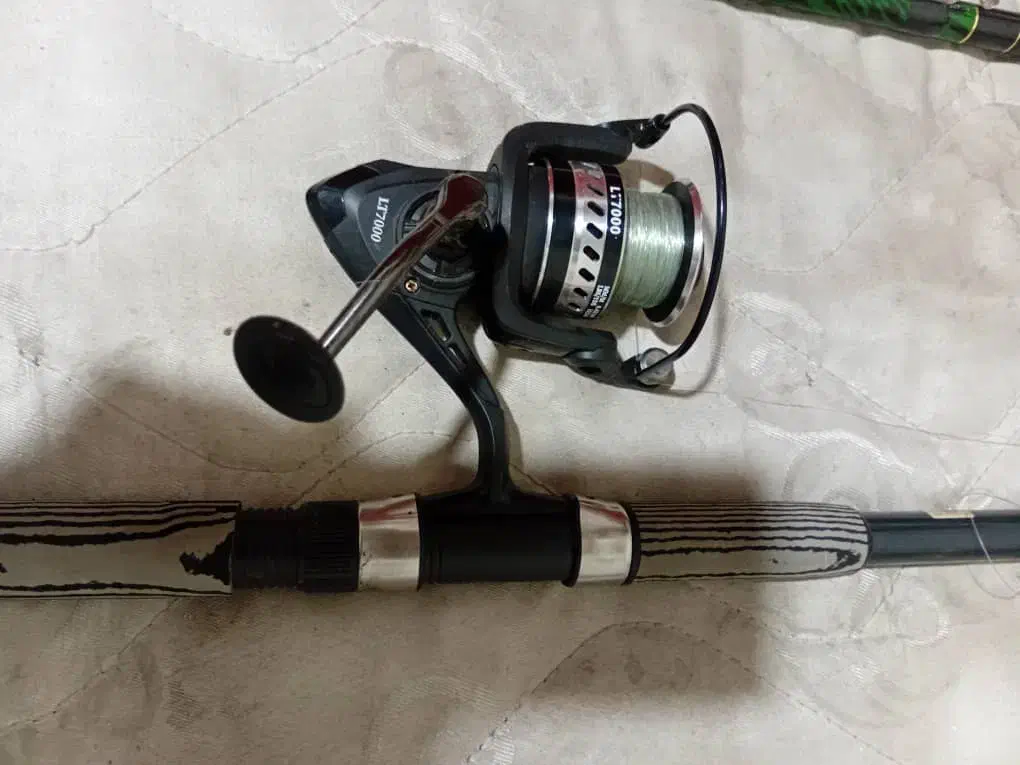 چوب و چرخ و لوازم تکمیل ماهیگیری یکجا باهم|ماهیگیری|رشت, حومه رشت|دیوار