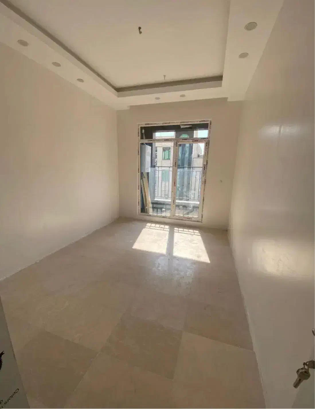 ۱۵۰ متر / خطی روبه آفتاب/سالن بزرگ-طبقه۱و۵