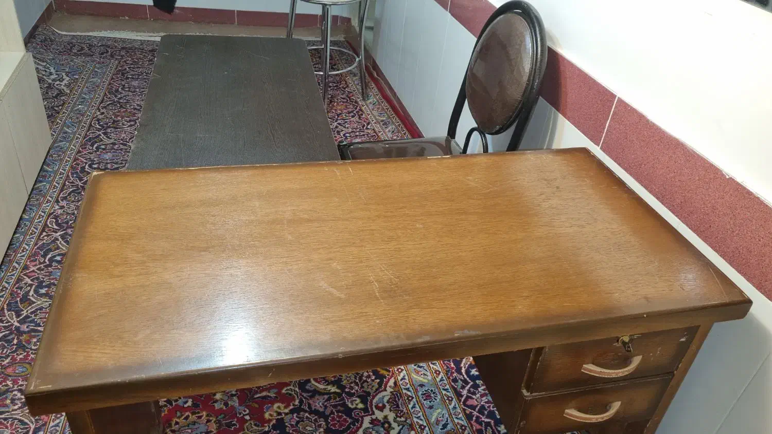 تابلو led تبلیغاتی و میز کامپیوتر|میز تحریر و کامپیوتر|بناب, |دیوار