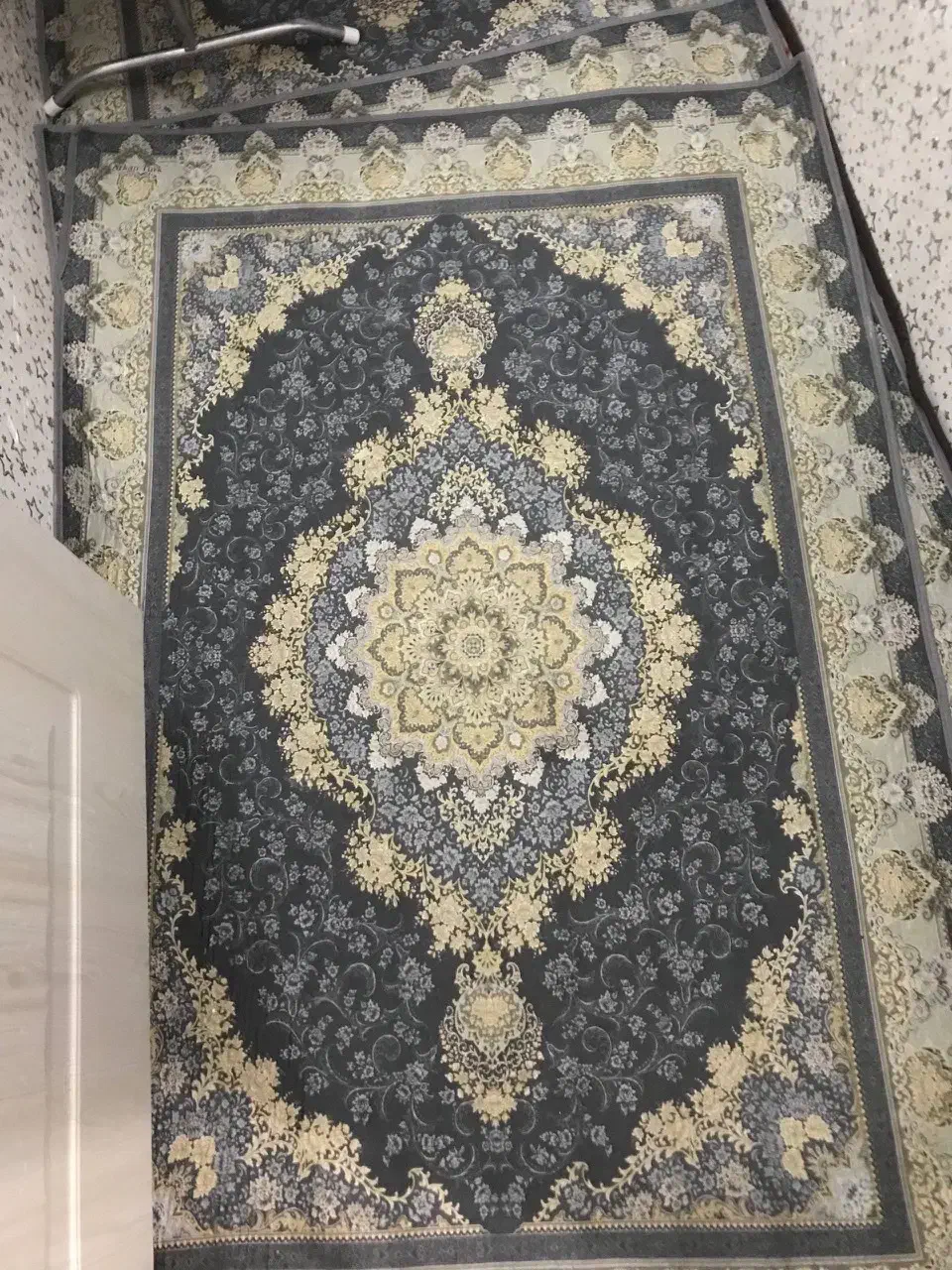 فرشینه ۳ متری در دو طرح|فرش|زنجان, |دیوار