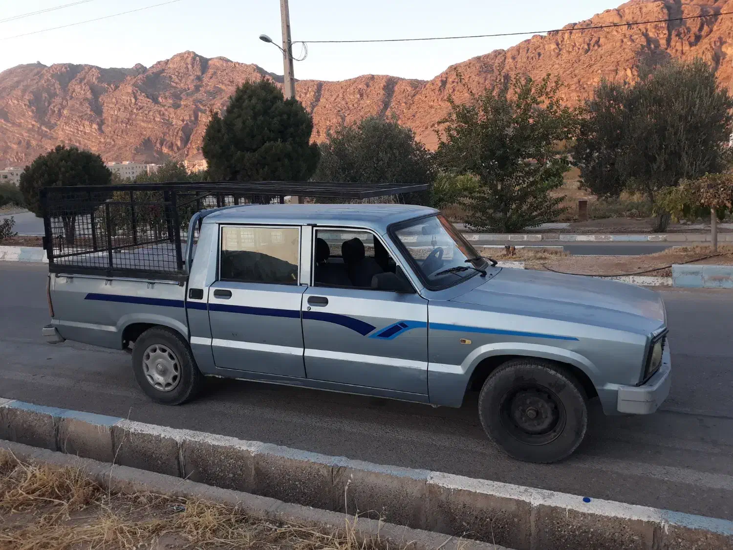 مزدا کارا دو کابین|خودرو سواری و وانت|خرمآباد, |دیوار