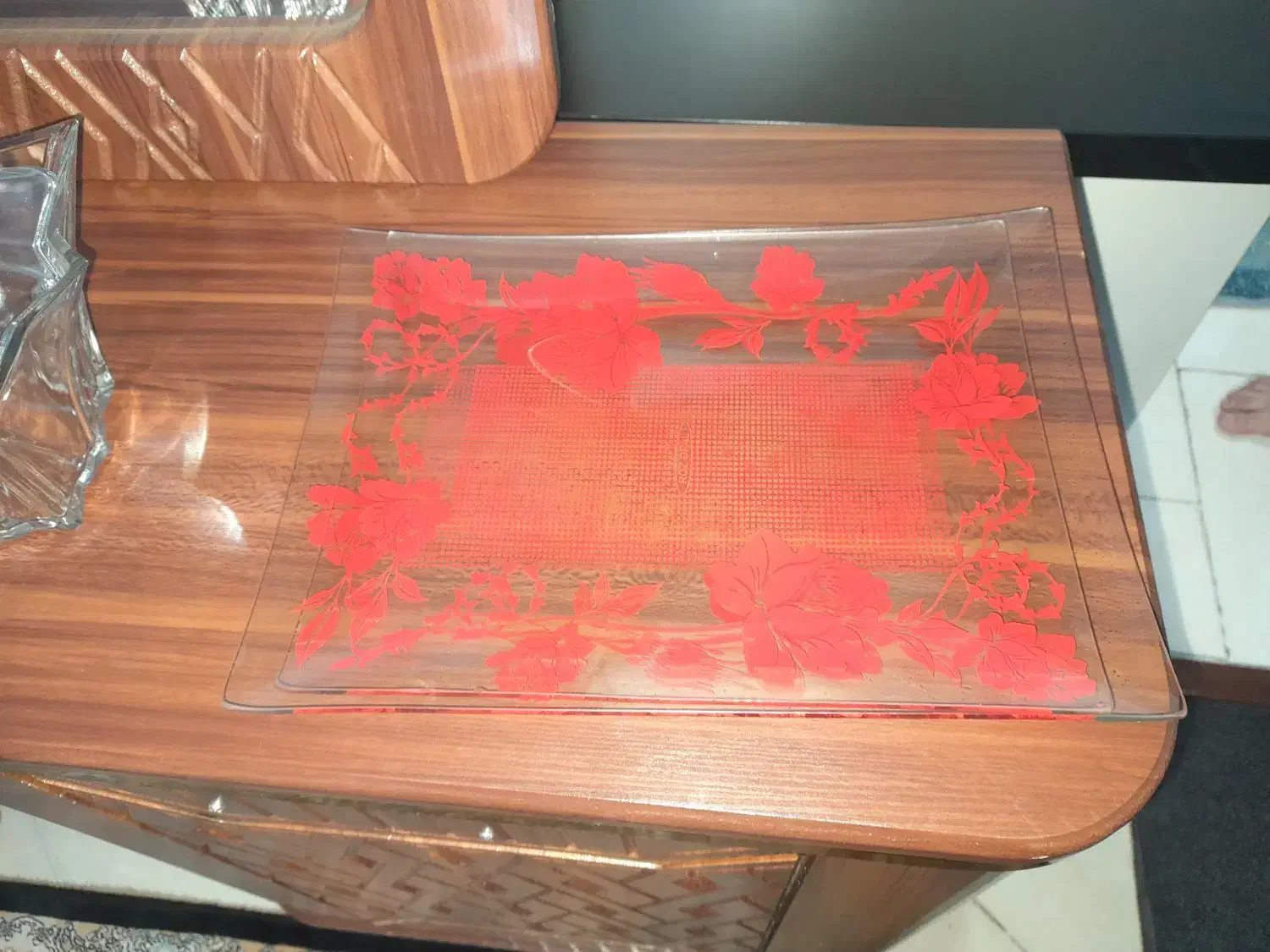 شیشه و بلور|ظروف سرو و پذیرایی|رباطکریم, رباطکریم|دیوار